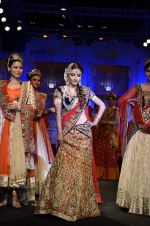 Soha Ali Khan walk the ramp for Vikram Phadnis show at Aamby Valley India Bridal Fashion Week 2012 Day 5 in Mumbai on 16th Sept 2012 (102).JPG